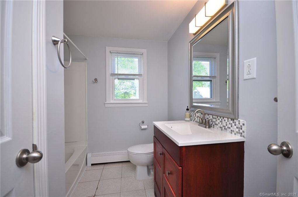 Building Photo - 135 Connecticut Ave