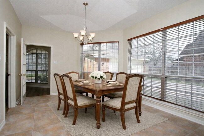 Building Photo - 15710 Cascading Brook Way