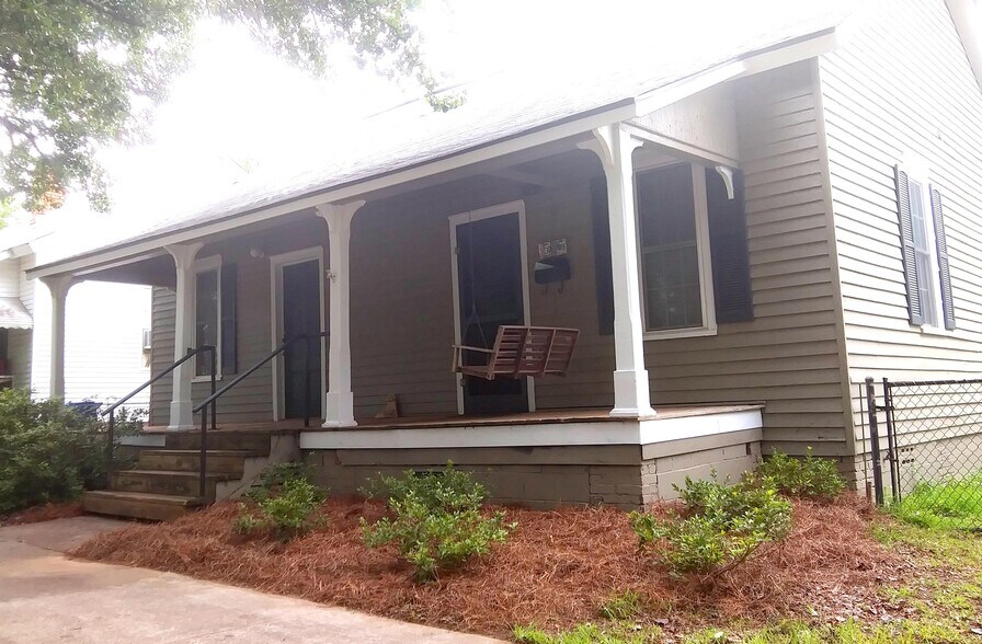 Primary Photo - 3230 PARK AVE