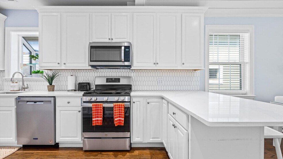 Building Photo - 54 Wesley Rd