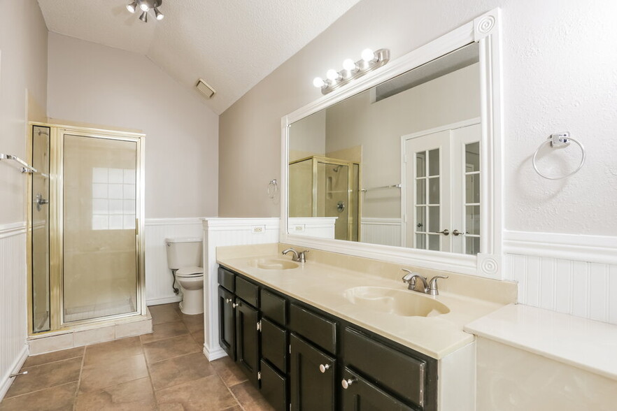 Building Photo - 705 Cross Ridge Cir