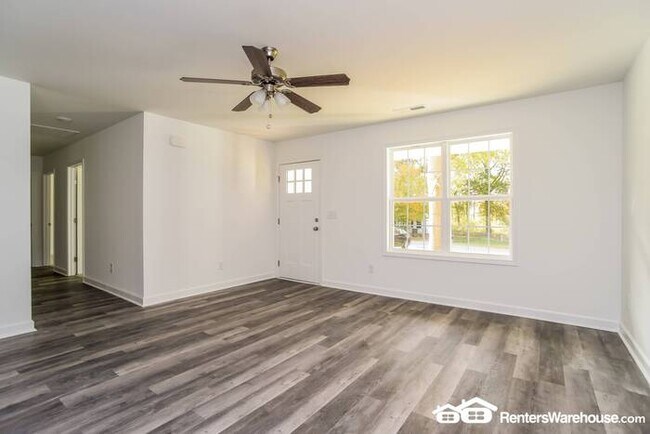 Building Photo - Newly built 4 bedroom 2 bath