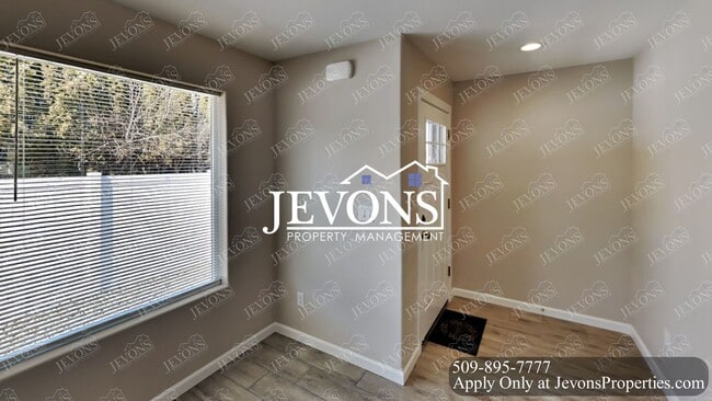 Building Photo - 1912 W Mead Ave