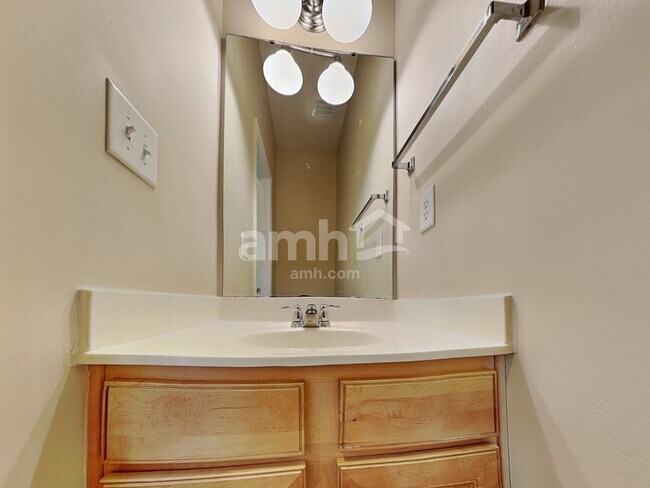 Building Photo - 3339 Sugar House St