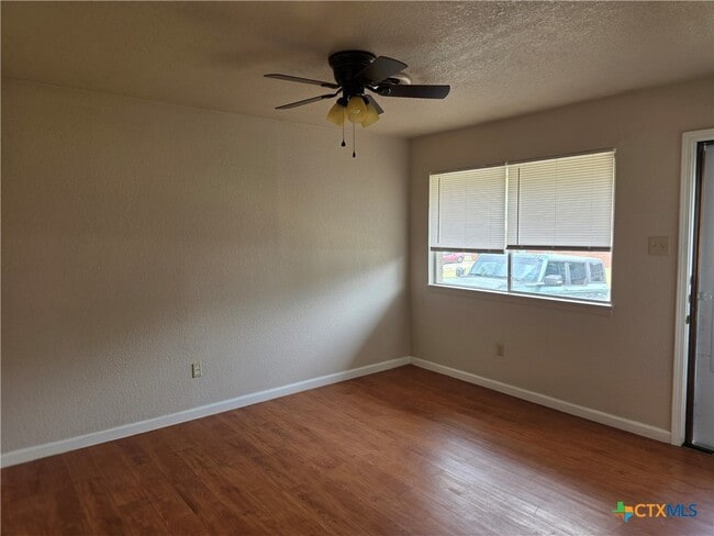 Building Photo - 901 Park Ave