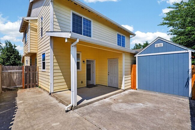 Building Photo - 2038 SE 171st Ave