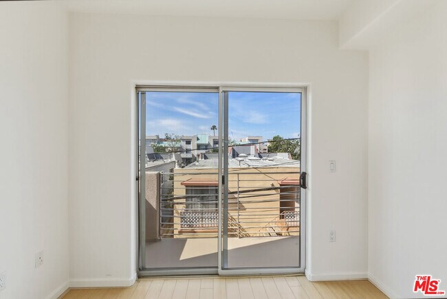 Building Photo - 3637 Dunn Dr