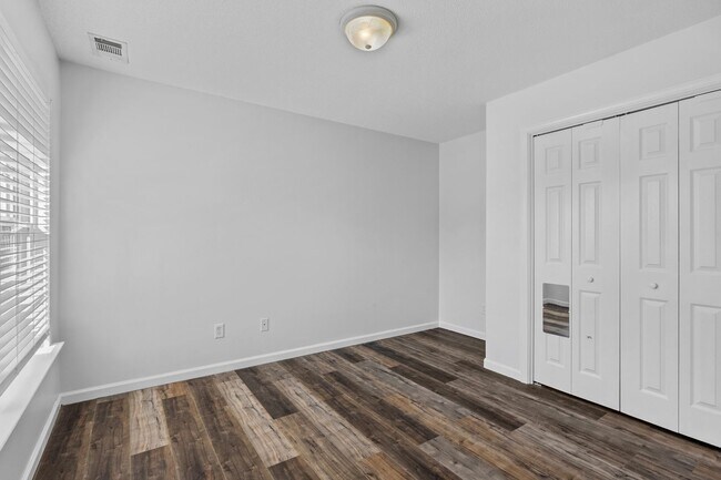 Building Photo - 75 Oak Ridge Cir