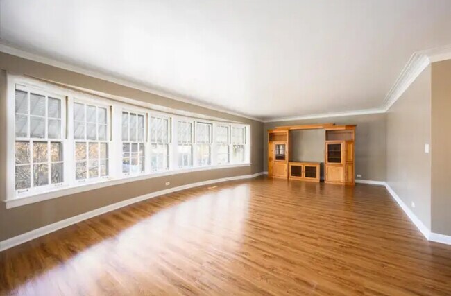 Building Photo - 1800 S Austin Blvd