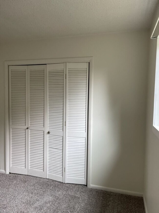 Building Photo - 2 Bedroom Apartment for Rent in Bozeman