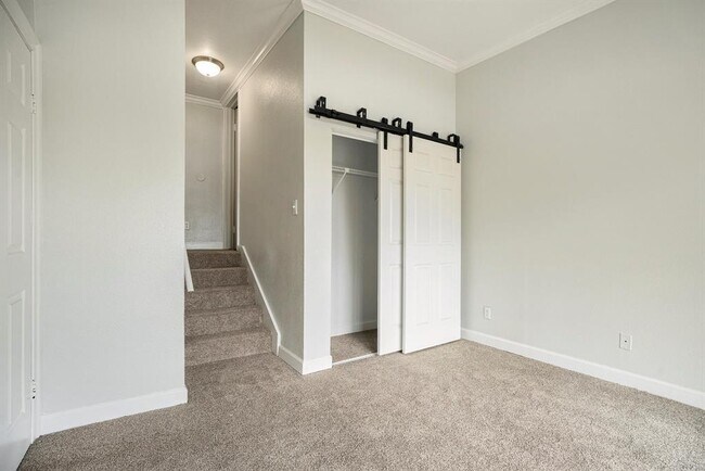 Building Photo - 7820 Seawall Blvd
