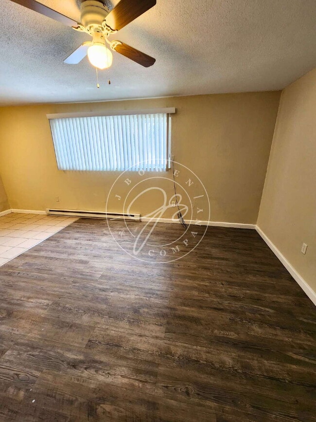 Building Photo - Clean & Affordable 1-Bedroom – Move-In Ready – East Toledo