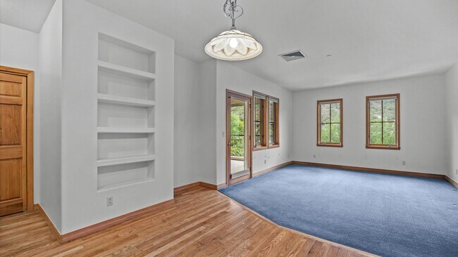 Building Photo - Charming 2-Bedroom Apartment in a Convenient Glenwood Springs Location