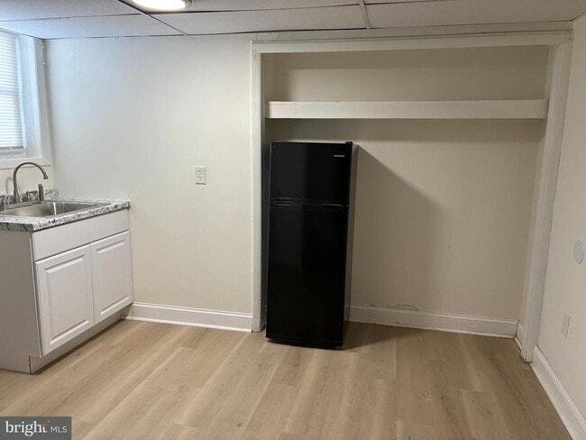 Building Photo - 1800 Garrett Rd