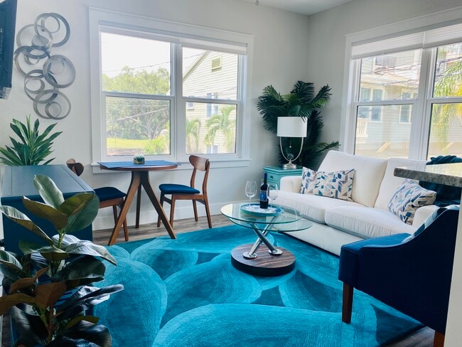 Building Photo - 249 8th Ave N