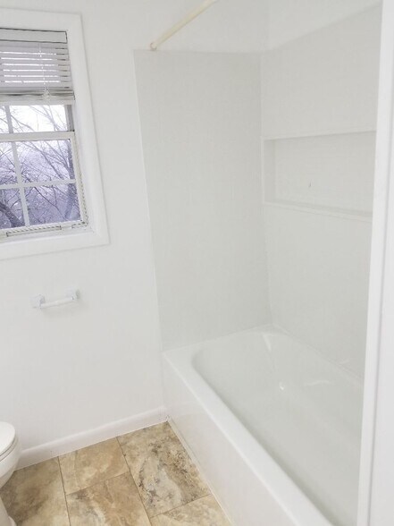 Building Photo - 190 Marchand Dr