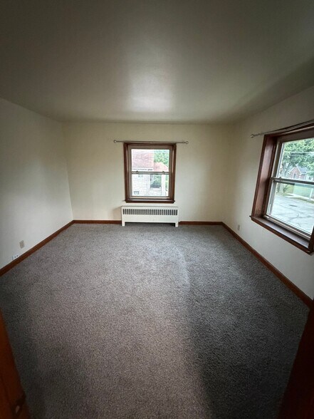 Building Photo - 5729 W Lincoln Ave