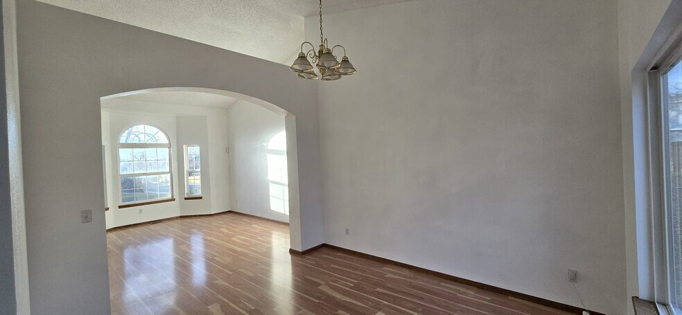 Building Photo - 2110 S Uravan St