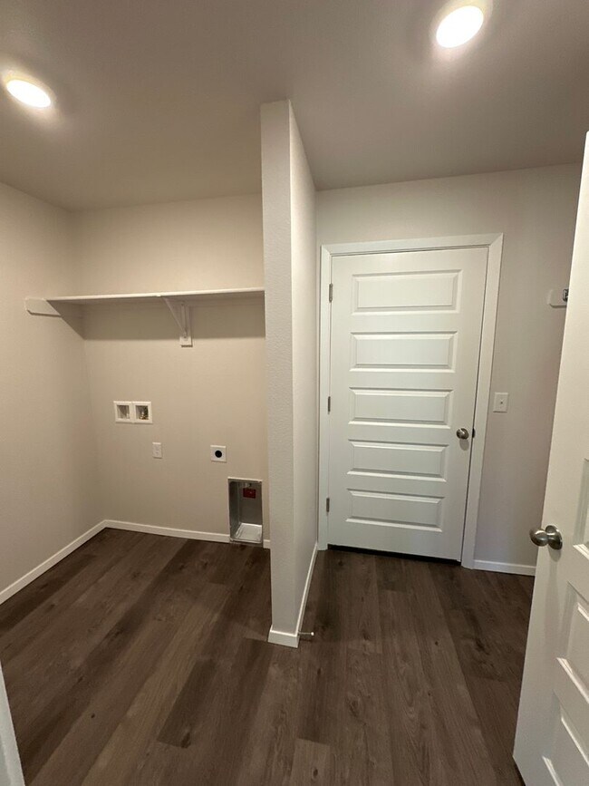 Building Photo - Now Pre-Leasing! Charming 4-Bedroom, 2-Bath Home in Broken Arrow