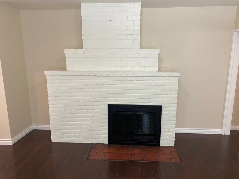 Fireplace in living room - 11280 Morrison St