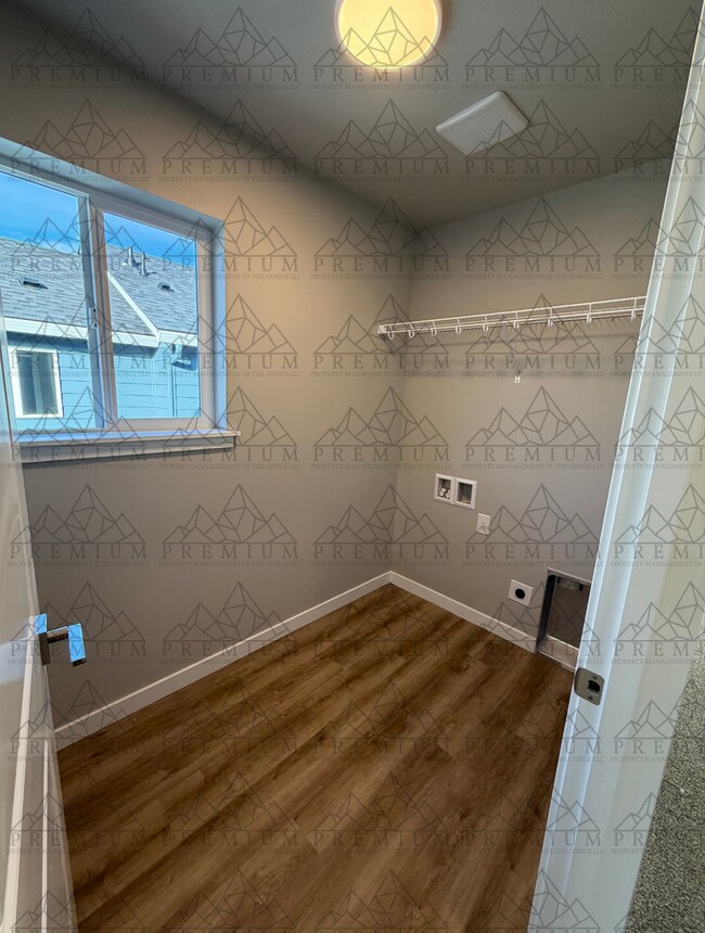 Building Photo - 1st MONTH FREE - 3 BED 2.5 BATH NEW BUILD!