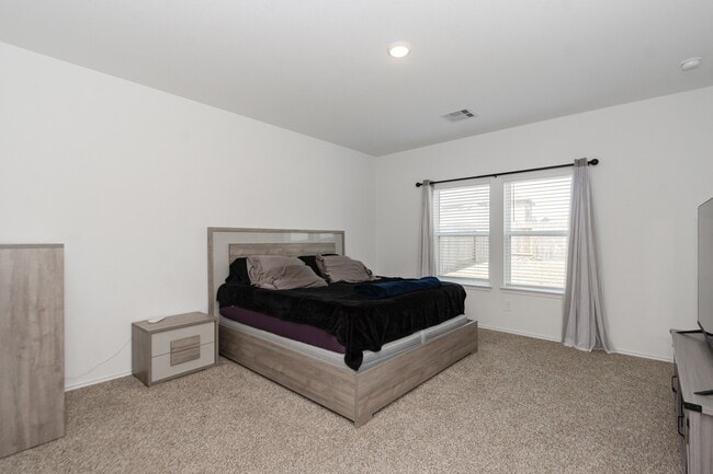 Building Photo - 5419 Wyndham Rdg Ln