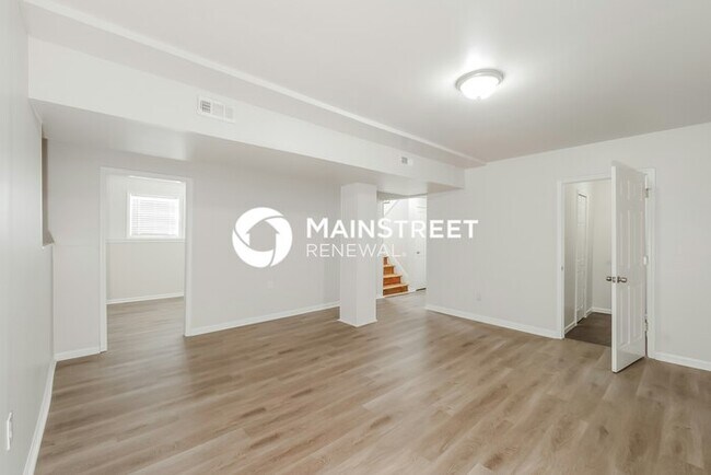 Building Photo - 3 Bedroom Pet-Friendly Home in LEES SUMMIT, MO with Main Street Renewal