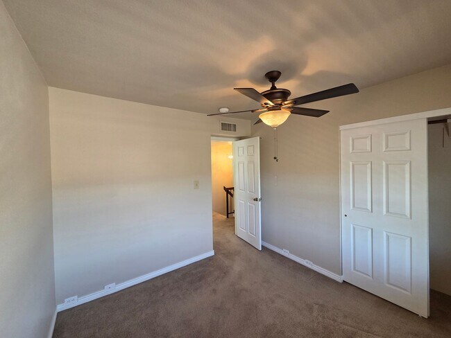 Building Photo - 1809 E Frier Dr