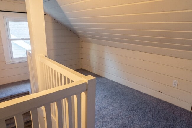 Building Photo - 4Bd/2.75Ba Seattle House