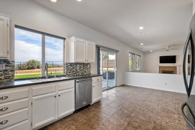 Building Photo - 5478 Alexandrine Ct