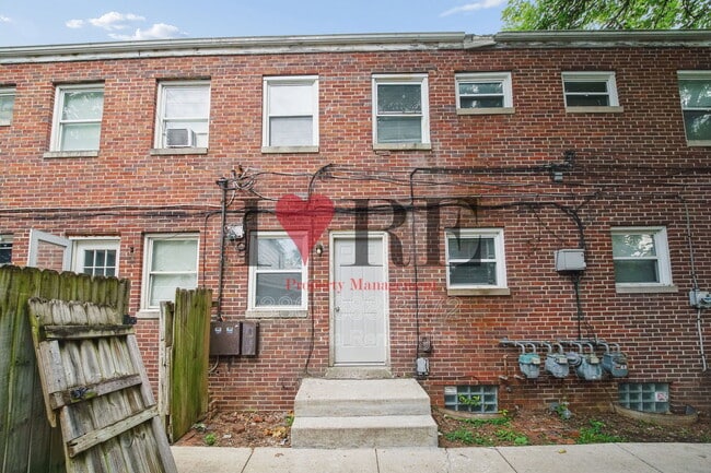 Building Photo - 338 S Chase Ave