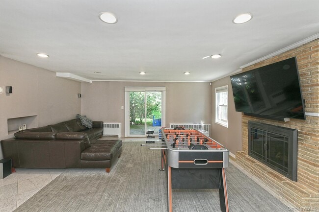 Building Photo - 2 Cherrywood Ln