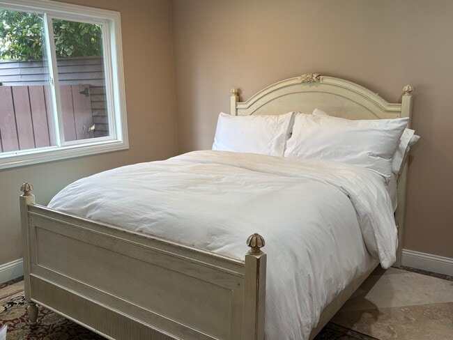 Building Photo - 5327 Valley Ridge Ave