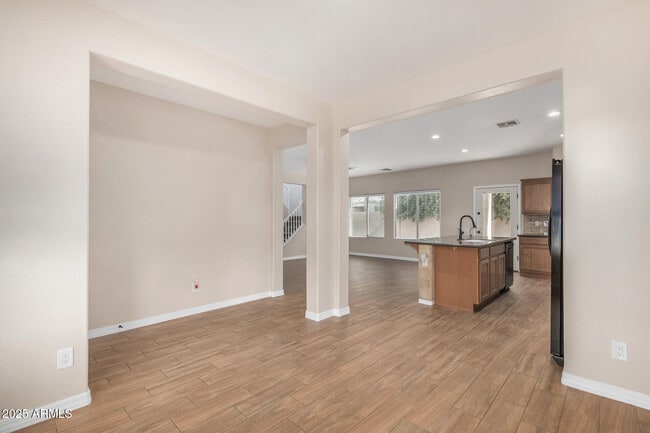 Building Photo - 11137 E Sonrisa Ave