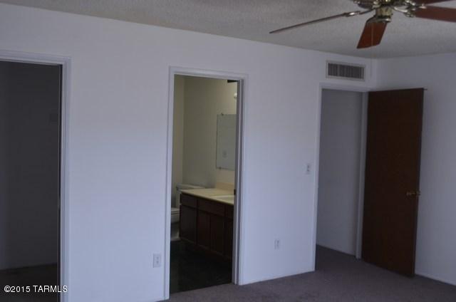 Building Photo - 1036 N Caribe Ave