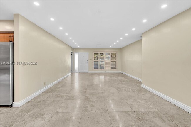 Building Photo - 2114 N 44th Ave