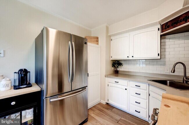 Building Photo - Charming Home in King of Prussia