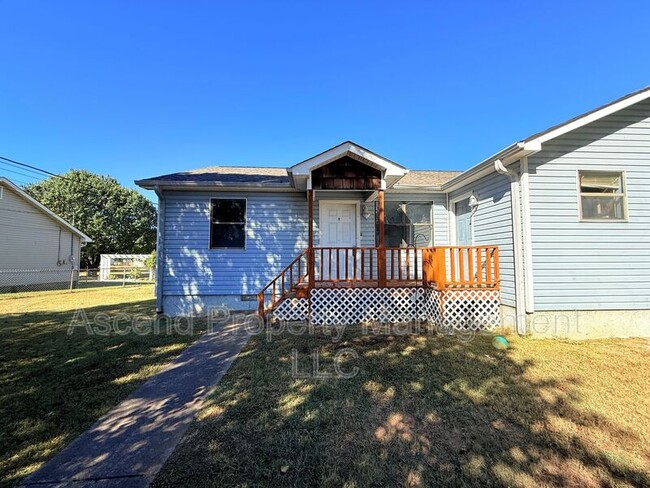 Primary Photo - 2701 NW Georgetown Dr