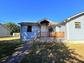 Building Photo - 2701 NW Georgetown Dr