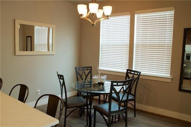 Building Photo - 1569 Brooks Ave