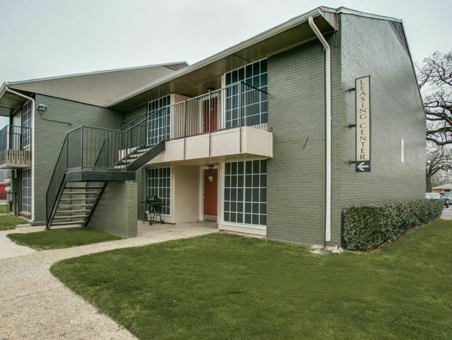 Building Photo - 200 N Booth Calloway Rd