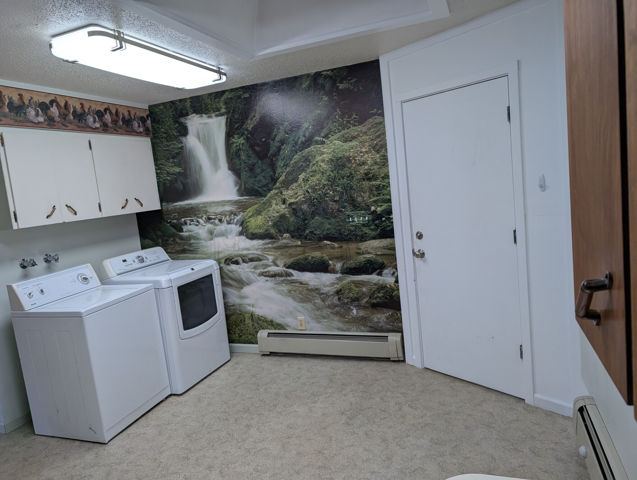 Building Photo - 2575 Yew Street Rd