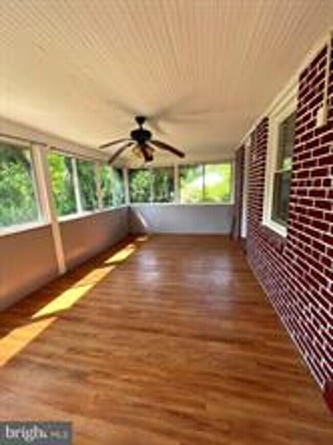 Building Photo - CHARMING BRICK COLONIAL HOME IN ROCKVILLE, CLOSE TO METRO AND ROCKVILLE TOWN CENTER