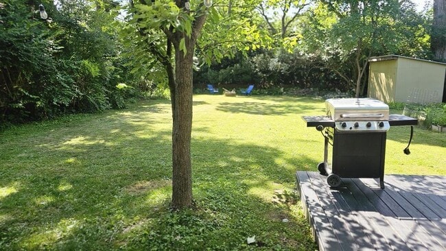 Building Photo - 1730 Traver Rd