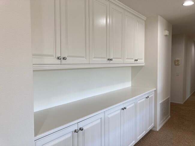 Building Photo - 45374 Willowick St