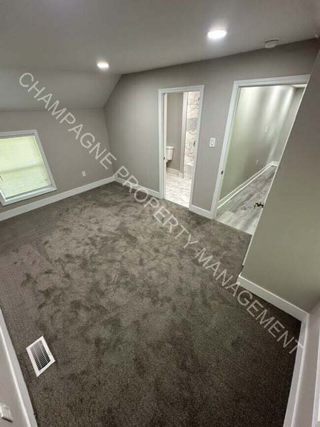 Building Photo - Fully Remodeled Home in KC