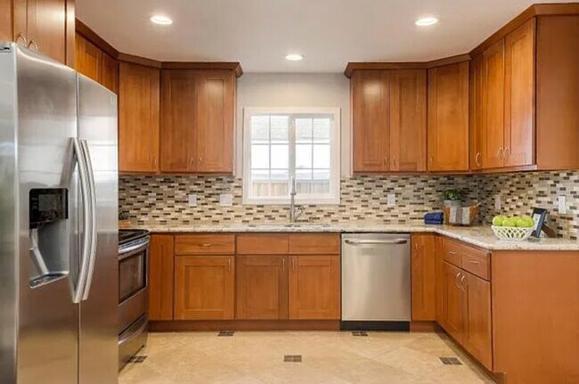 Building Photo - 1004 Airport Blvd