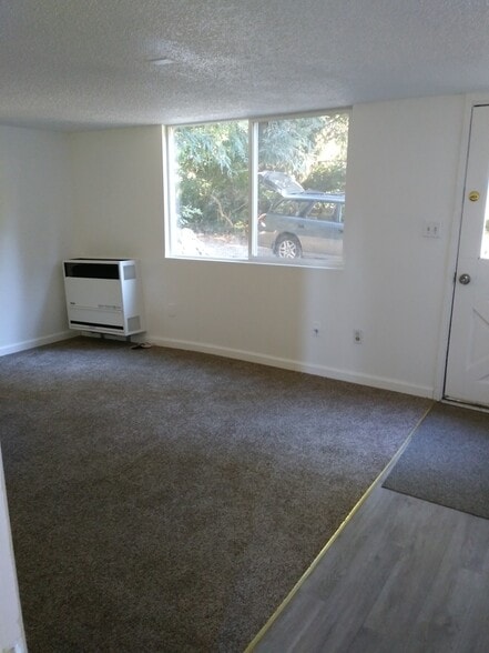 Building Photo - 10600 West Dr