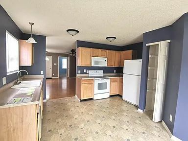 Building Photo - 3411 Summer Breeze Cir