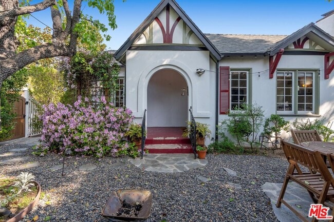 Building Photo - 1836 W Silver Lake Dr